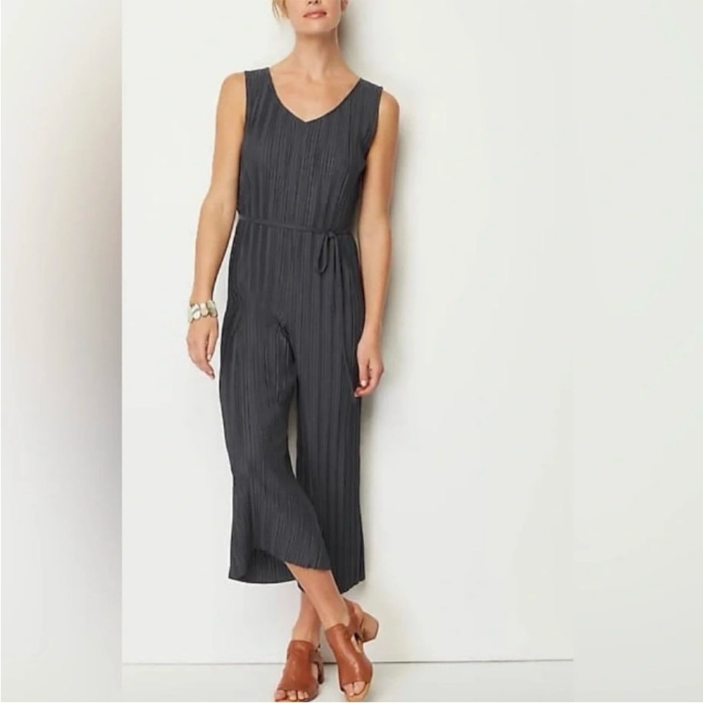 J. Jill Black Sleeveless Jumpsuit with V-Neck and Cropped Wide-Leg
